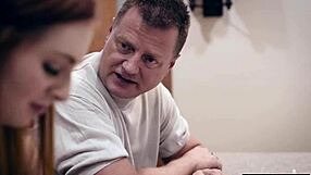 Jaz sem noseča 18+ mladostnica, ki jebe očeta svojega fanta za pomoč