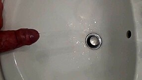Hey, wanna see me pissing while hard?
