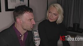 Миниатюрная блондинка-хотвайф Бэмби Бартон трахается с Алексом Леджендом