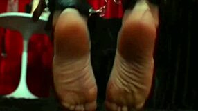 Evelin delivers intense orgasms!