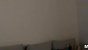 Does Vanda Lust Take It Anally Deep?