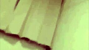 Asijská teen babe se stane NAUGHTY ve divoké sex akci!