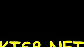 Mec, j’adore explorer le petit cul serré de cette shemale, tu vois, bien profond !