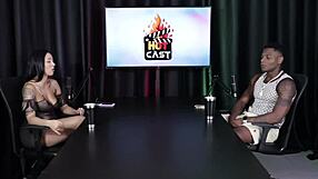 Will Mastro в прозрачном красном белье кроссдрессит голым для гламурных транс-сексуальных видео