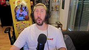 Kissing Angel in Dragon Ball