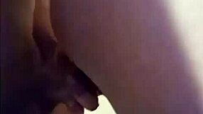 Me Metí a un Spa Para la Experiencia Completa y Terminé Follando a Otra Clienta en el Vestidor, Seguro las Masajistas Escucharon Desde Afuera