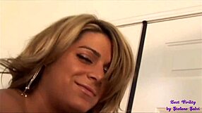 Moglie porca cerca cazzi sempre.