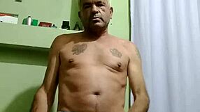 Watch this gay guy beating his meat sensually!