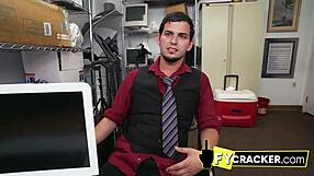 Хей, искаш ли да видиш най-горещия гей свиркан някога?