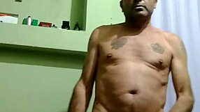 Watch this gay guy beating his meat sensually!