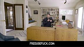 フリー使用ラティーナティーンが法律事務所面接中にハードファックされ、かがんで