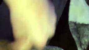 Hey, szőke ribanc, kész vagy pár mélytorok trükkre?