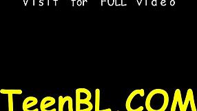Неваљала згодница доводи пастува до лудила са својим незаситим пушењем