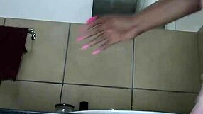 Is lilpuddingbowls craving mature blowjob?