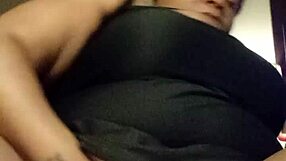 payshance squirts her fat pussy