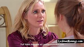 Dziennik mojej pasierbicy ujawnia gorącą lesbijską sedukcję milf.