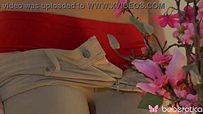 Solo blonde hottie molly manson masturbates pussy at home