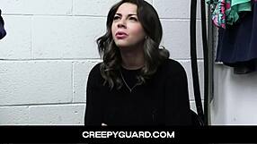 Creepyguard - storbarmet 18+ teen straffet over skrivebordet for butikstyveri