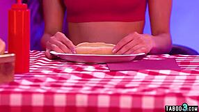 أليكسيس تاي تنيك إليزا إيبارا وشارلوت سينز بالستراب أون