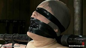 สาวๆ ถูกมัดแล้วโดนเครื่องเย็ดแรงๆ