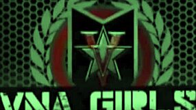 Hej Sophie Dee, gotowa na twarde pieprzenie i wytrysk w areszcie?