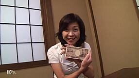 일본 농가 밀프 히사코 산와의 자지 빨기 기술로 유혹