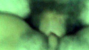 Me dan duro y me devor� su verga