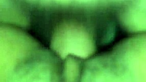 Me dan duro y me devor� su verga