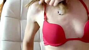 webmodel fucks dildo hard on webcam!