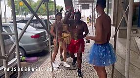 carnaval johnsonnoviin17 and juninho oficial in interracial blowjob