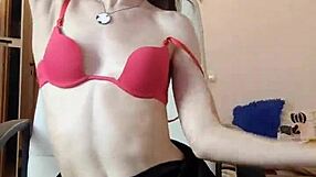 webmodel fucks dildo hard on webcam!