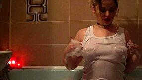 BBW Enjoys Fetish Bath