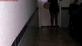 bruna meets the water seller at the traffic light and they have a good time