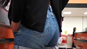 spying on that amazing culo at the super