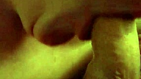 Wife sucking his cock 😏