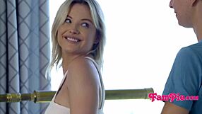 من العادة تلحس البنت قبل ما تخترقها بعمق، يا أخويا