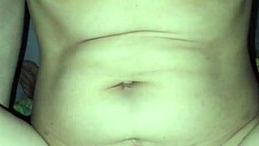 Nhe thoi gay cu anh discusses his experiences in a casual chat.