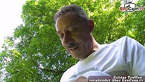 Jeg kan ikke tro denne tyske husmoren ble med oss på utendørs FFM-trekant!