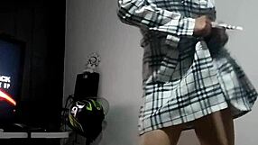 Milf Practices Intense Erotic Dance for Amateur Fun