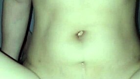 Nhe thoi gay cu anh discusses his experiences in a casual chat.