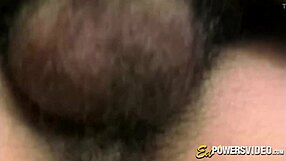 Débutante Brandi chevauche une grosse bite à fond en cowgirl pour un éjac salissant