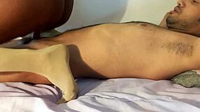 黑骚货弯腰自制粗暴猛操！