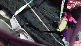 Eşcinsel arkadaşlar evde külotla takılıyor