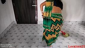 Vil du se indisk moden mor i hotel action?