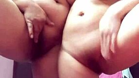 Nice boobs bouncing in casual chat