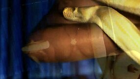 My indian girlfriend dances and exposes her natural booty, making me so excited