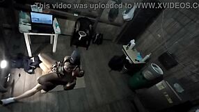 Mi hermanastra militar llega a casa a pasar sus vacaciones vino muy caliente despues de varios meses sin tener hombre y nos pusimos a follar en el piso