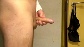 sexy ass slut with shaved pussy gets fucked