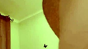 I feel so connected to la rubia and her macho in this amateur moment