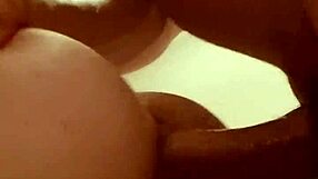 I feel so connected to la rubia and her macho in this amateur moment